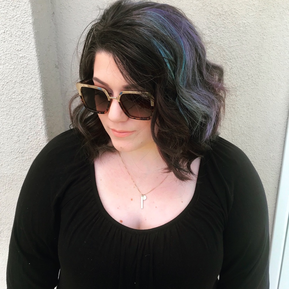 Quay Jaclyn Hill Sunnies “Upgrade” in tort/gold